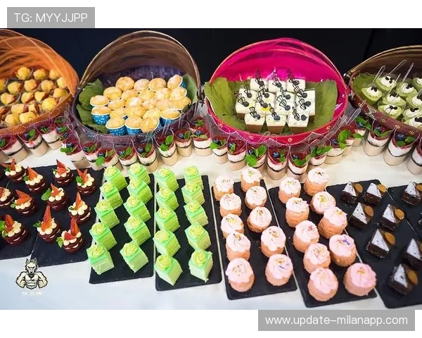 俱乐部公布重磅加盟,球员签约现场星光熠熠